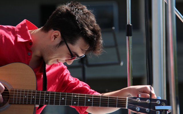 Today I decided to check out the 10th annual Quadra Village Day in Victoria. Three bands/artists I’ve shot before were performing at this neighbourhood community event. You couldn’t ask for...